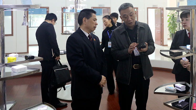 “送法進(jìn)企業(yè)、服務(wù)自貿(mào)區(qū)”——市中級(jí)人民法院為炬神電子提供優(yōu)質(zhì)司法服務(wù)